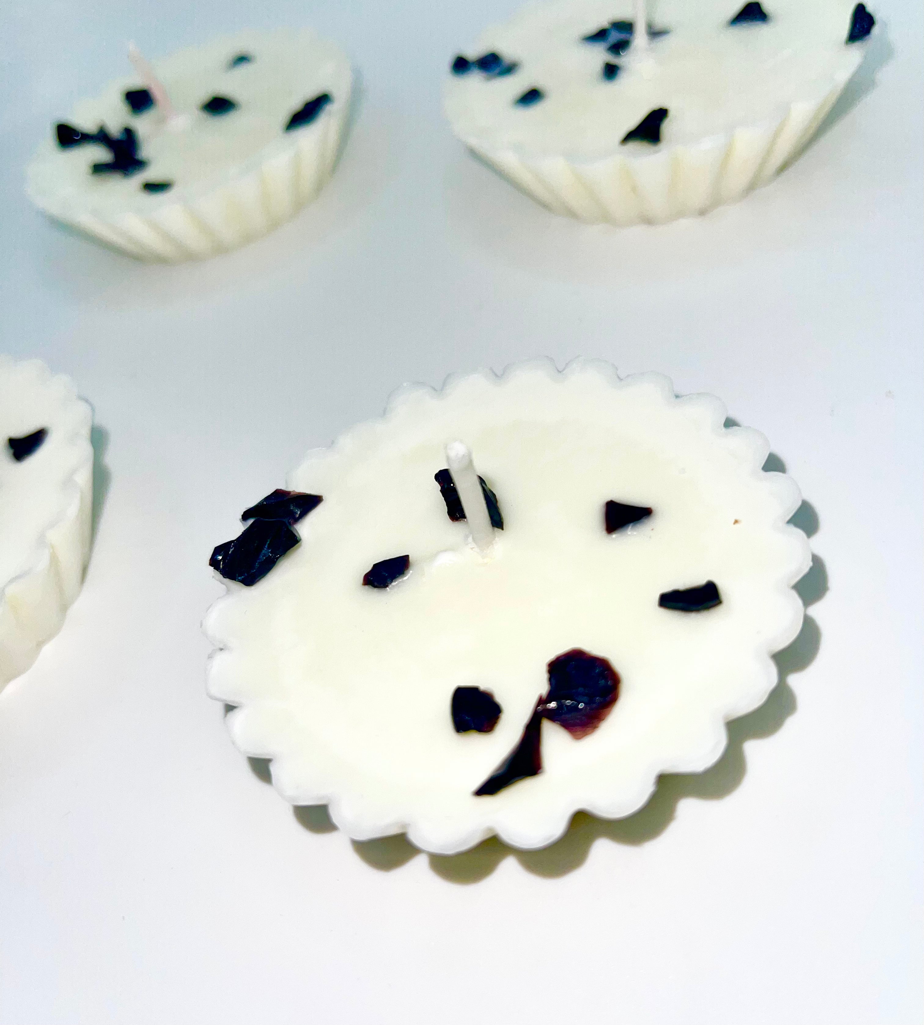 Floating Decor Candle ( Black Stones )