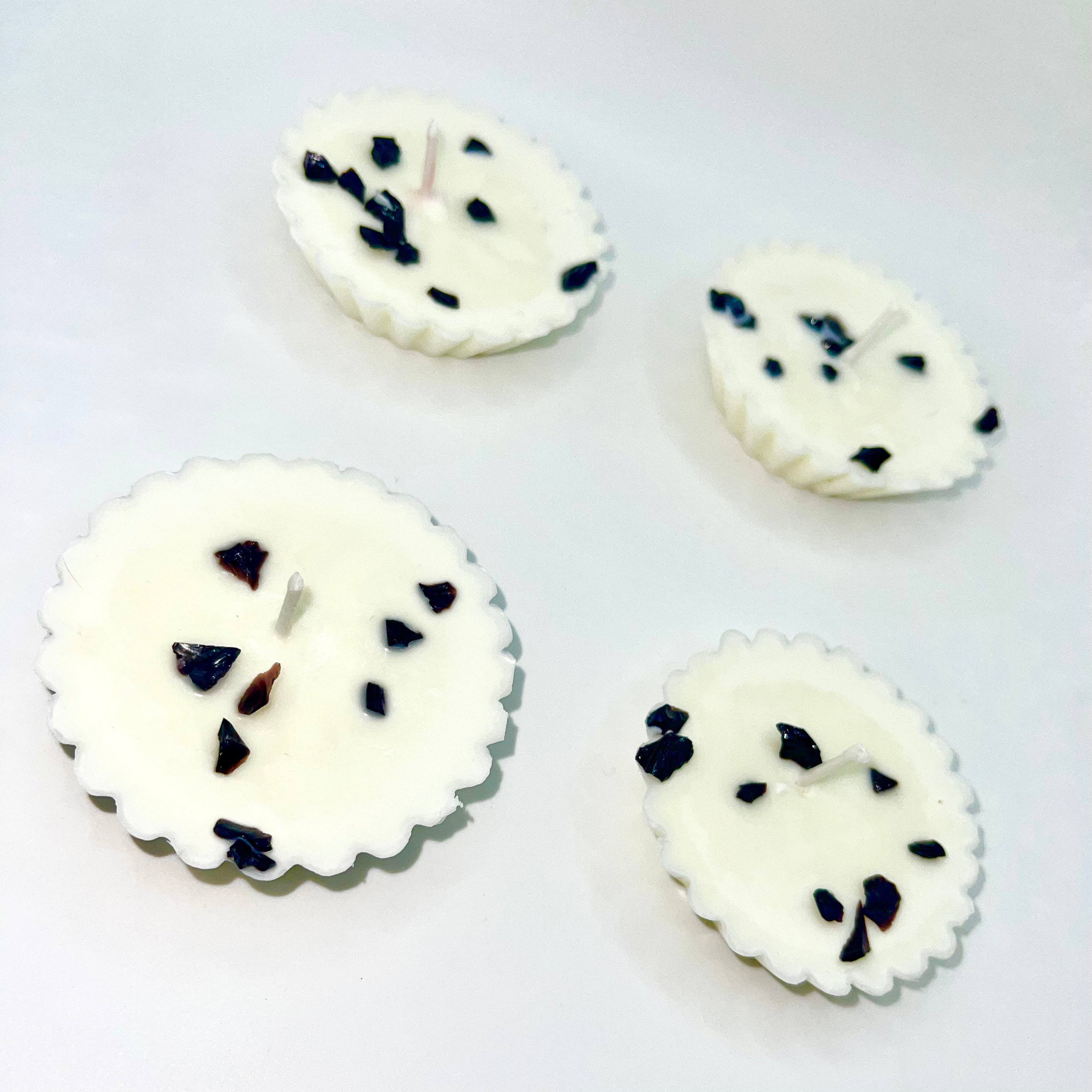 Floating Decor Candle ( Black Stones )